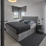 Pet Friendly In Tar Tar-Vabriga
