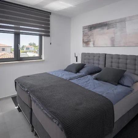 Beautiful In Tar * Tar-Vabriga