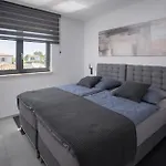 Pet Friendly In Tar * Tar-Vabriga