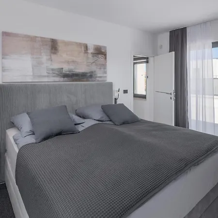 Beautiful Home In Tar Casa vacanze