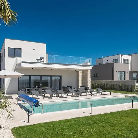 Beautiful Home In Tar Tar-Vabriga